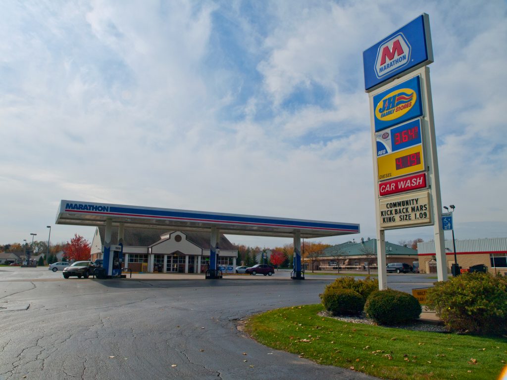 3434 Remembrance Rd., Walker, MI 49544: Remembrance Marathon | J & H