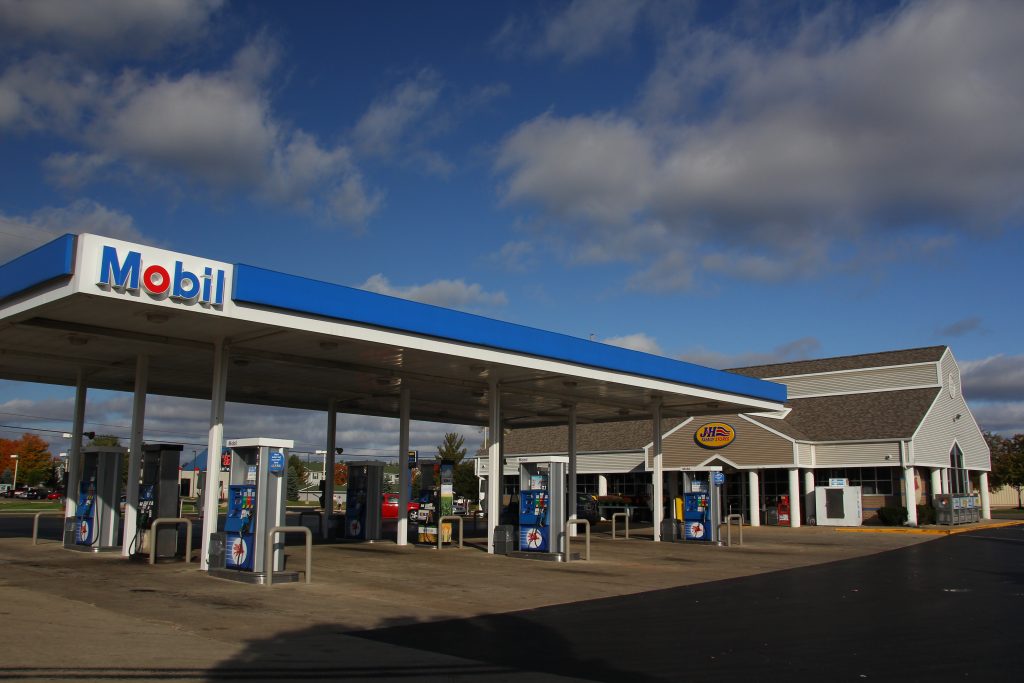 4380 Kenowa, Grandville, MI 49418 Sunnybrook Mobil J & H