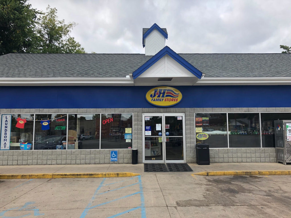 201 W Grand River, Laingsburg, MI 48848 Laingsburg Marathon J & H